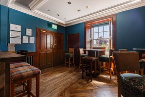 بار (في المنشاة)