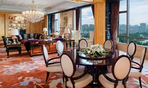 Minibar, desk, soundproofing, iron/ironing board - Intercontinental Shijiazhuang by IHG (Shijiazhuang)