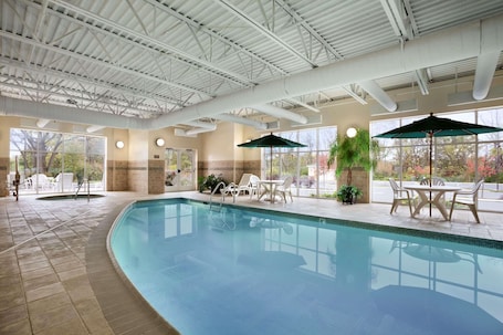 Innenpool. Country Inn & Suites by Radisson, State College (Penn State Area), PA