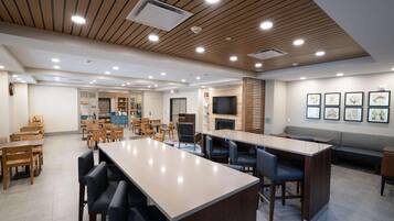 Free daily buffet breakfast