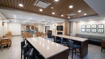 包含每日自助早餐