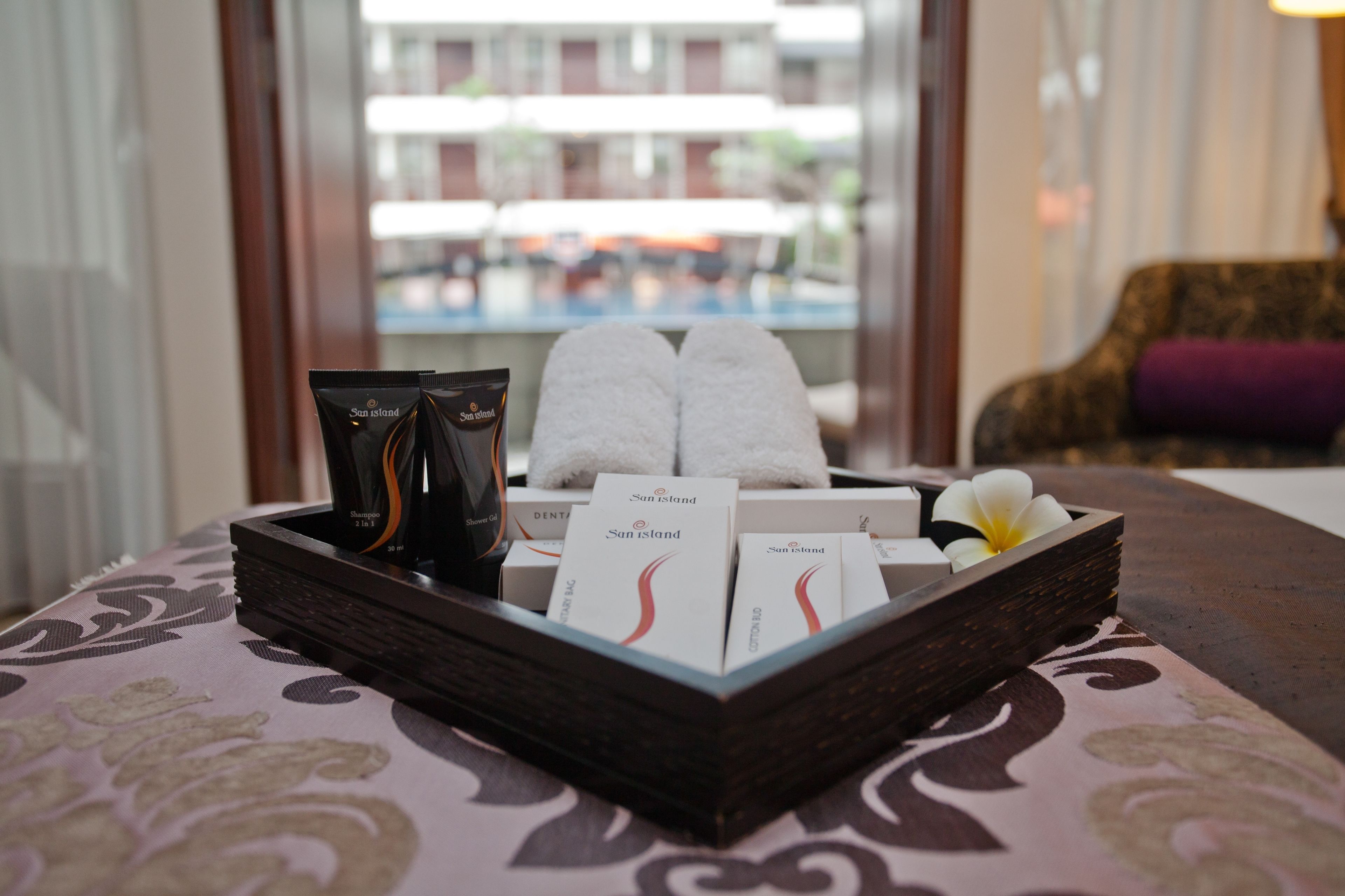 deluxe room, pool access (deluxe room, pool access) | 1 bedroom, premium bedding, in-room safe, desk