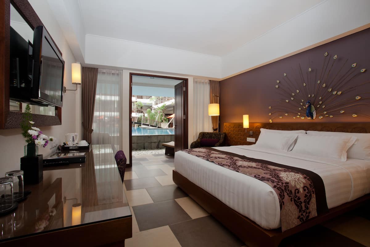 Deluxe-Zimmer, Poolzugang (Deluxe Room, Pool Access) | Hochwertige Bettwaren, Zimmersafe, Schreibtisch, Verdunkelungsvorhänge