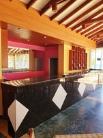 2 bars/lounges, poolside bar, beach bar