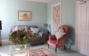 Interior detail - Cherubs Nest (Dartmouth)