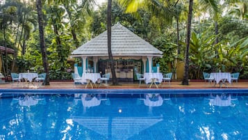Poolside bar