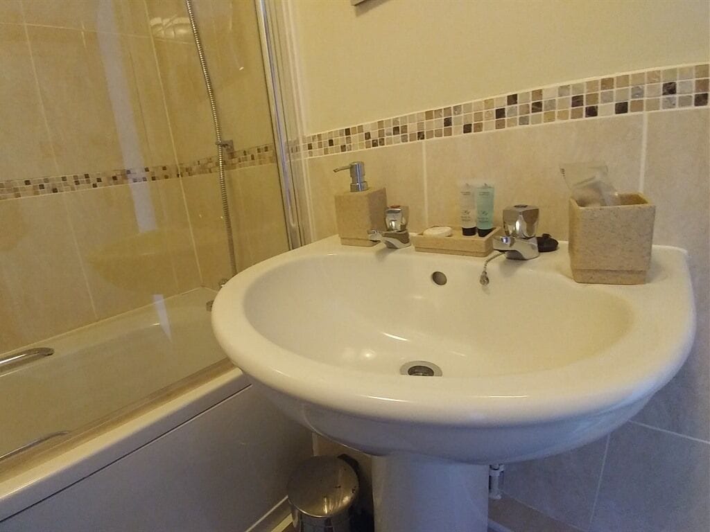 Suite, baño privado, vistas al jardín (River View) | Baño | Toallas