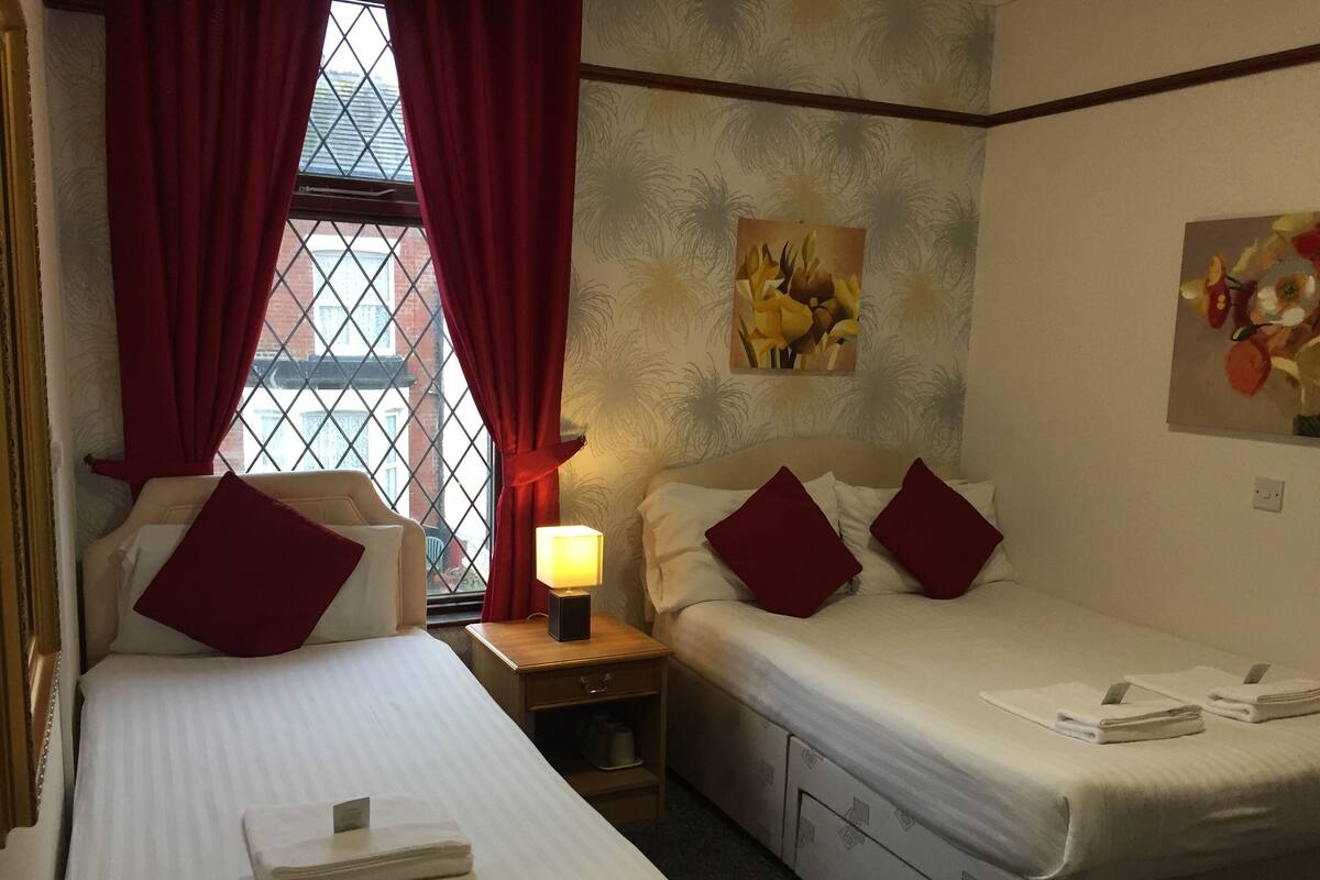 Triple Room, Ensuite (Room (Sleeps-3 ))
