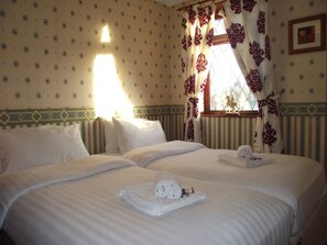 Room - Fortuna Hotel- Near Pleasure Beach (Blackpool)