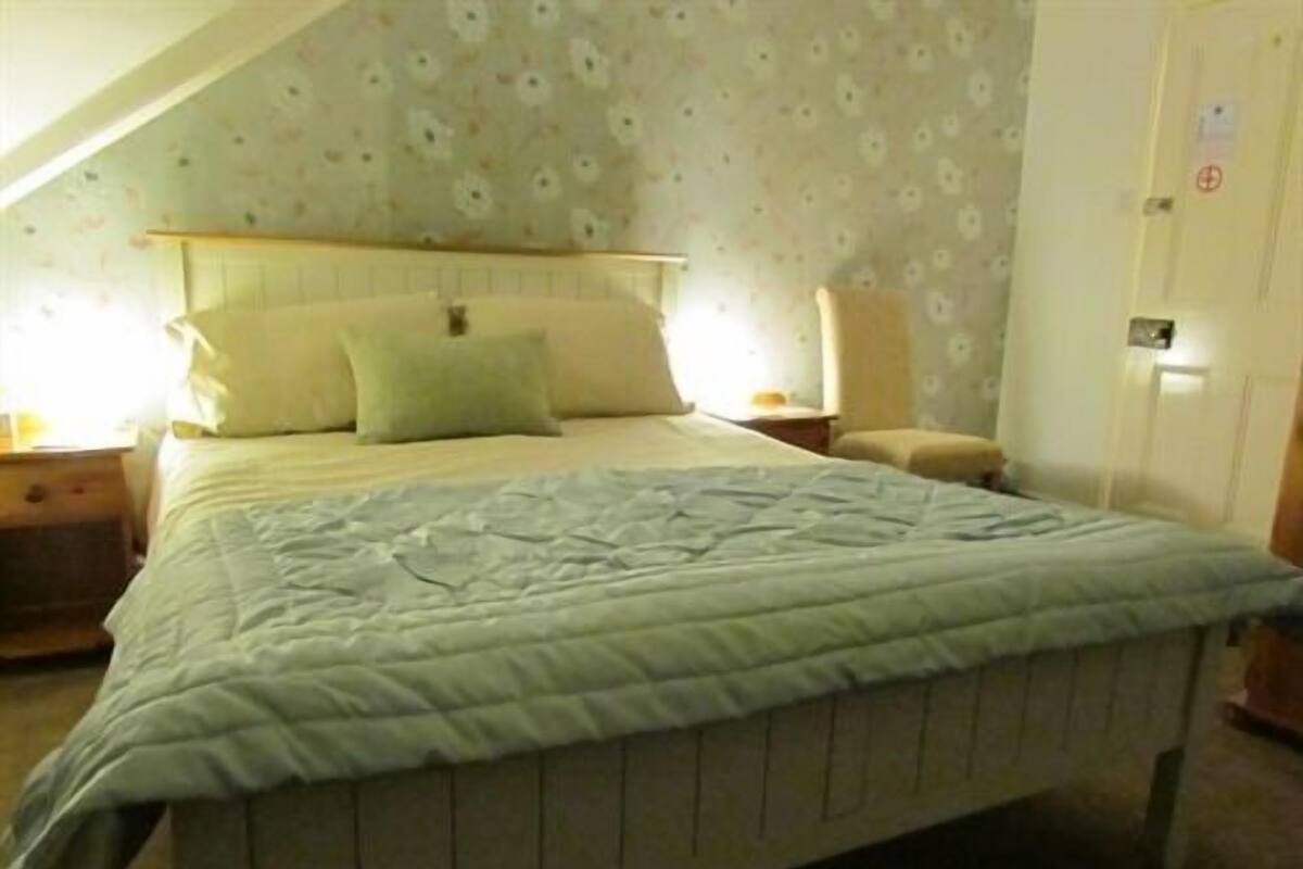 Chb très gd lit, s. de bains privée