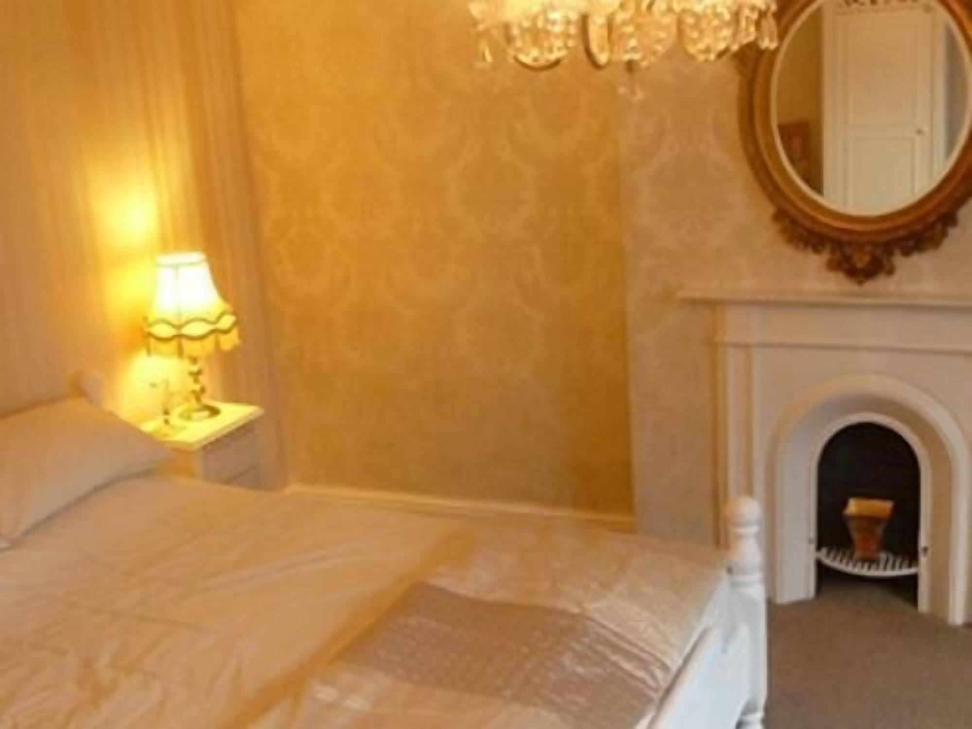 Chambre Double, salle de bains attenante