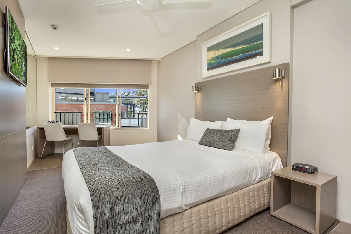 Standard Room, 1 Queen Bed, Sea View