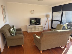 Living area - Manly Paradise Motel & Apartments (Manly)