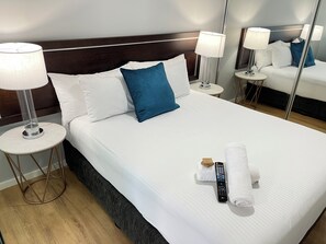 1 bedroom, minibar, in-room safe, individually furnished - Honeysuckle Executive Apartments (Newcastle)