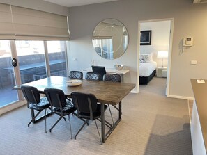Living area - Honeysuckle Executive Apartments (Newcastle)