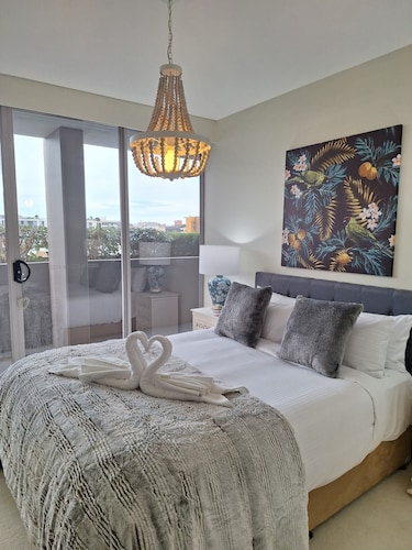 Honeysuckle Executive Apartments