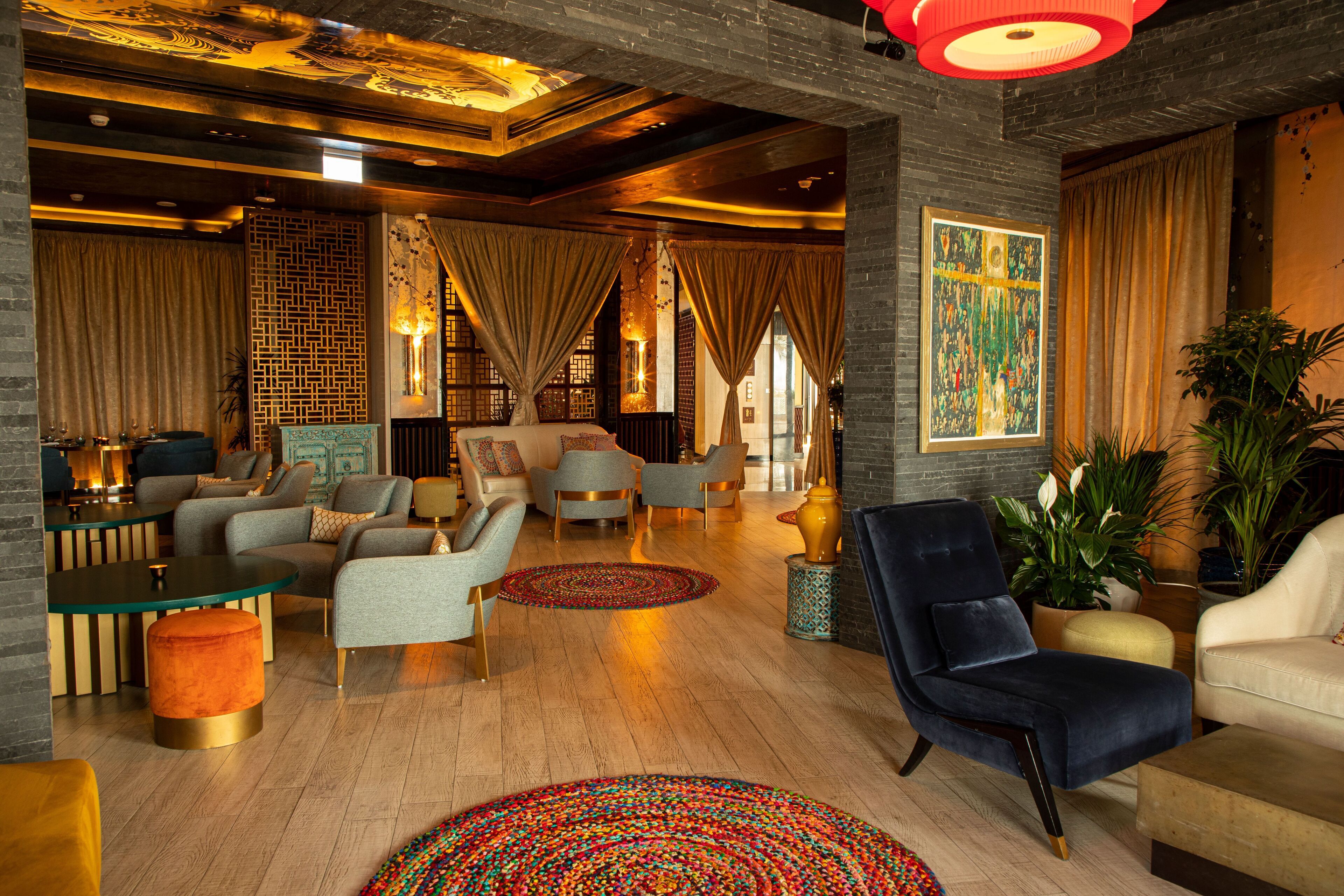 4 restaurants, breakfast, lunch, dinner served; greek cuisine