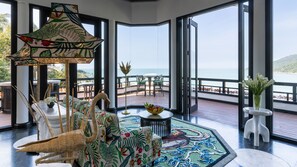 ミニバー、セーフティボックス (室内)、客室ごとに異なる装飾、客室ごとに異なるインテリア