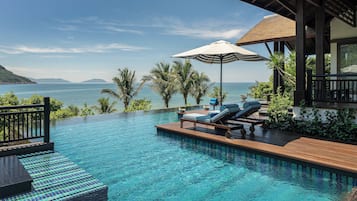 Villa, 3 Bedrooms (Sun Peninsula Residence) | Bar mini, peti besi dalam bilik, dihias secara berasingan 