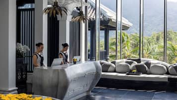 Check-in/check-out kiosk