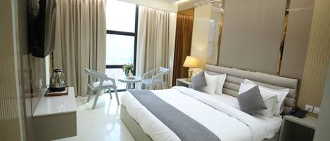 Premium Double Room | Minibar, in-room safe, individually decorated, individually furnished