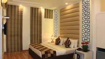 Premium Double Room | Minibar, in-room safe, individually decorated, individually furnished