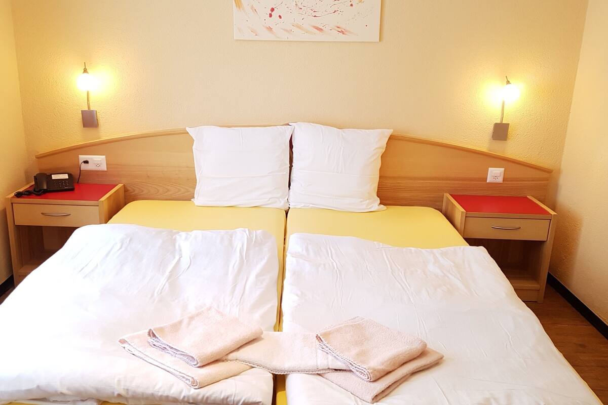basic double room | in-room safe, free wifi