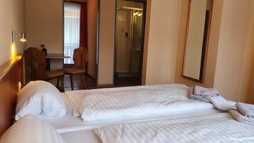 ファミリー ルーム | セーフティボックス (室内)、WiFi (無料)