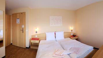 クラシック ダブルルーム バルコニー | セーフティボックス (室内)、WiFi (無料)