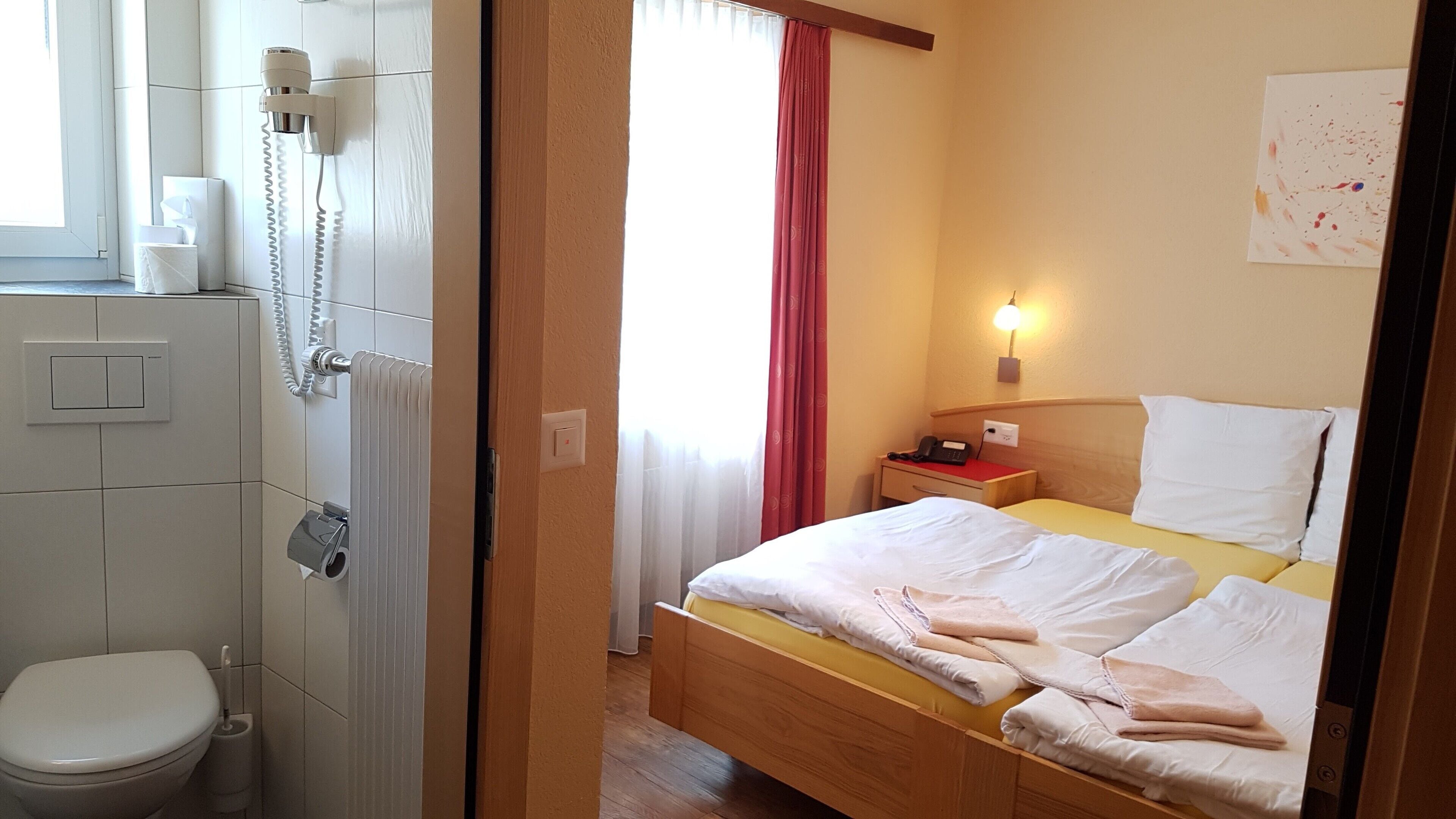 basic double room | in-room safe, free wifi