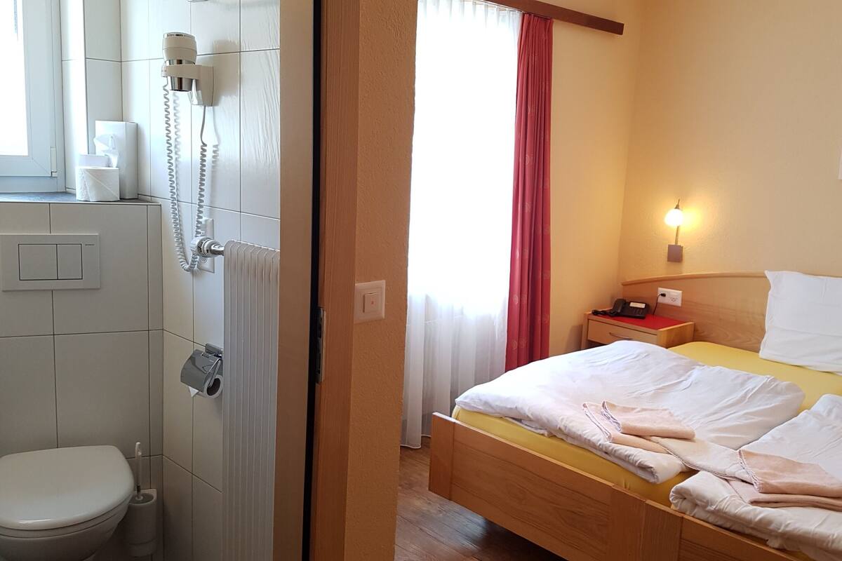 basic double room | in-room safe, free wifi