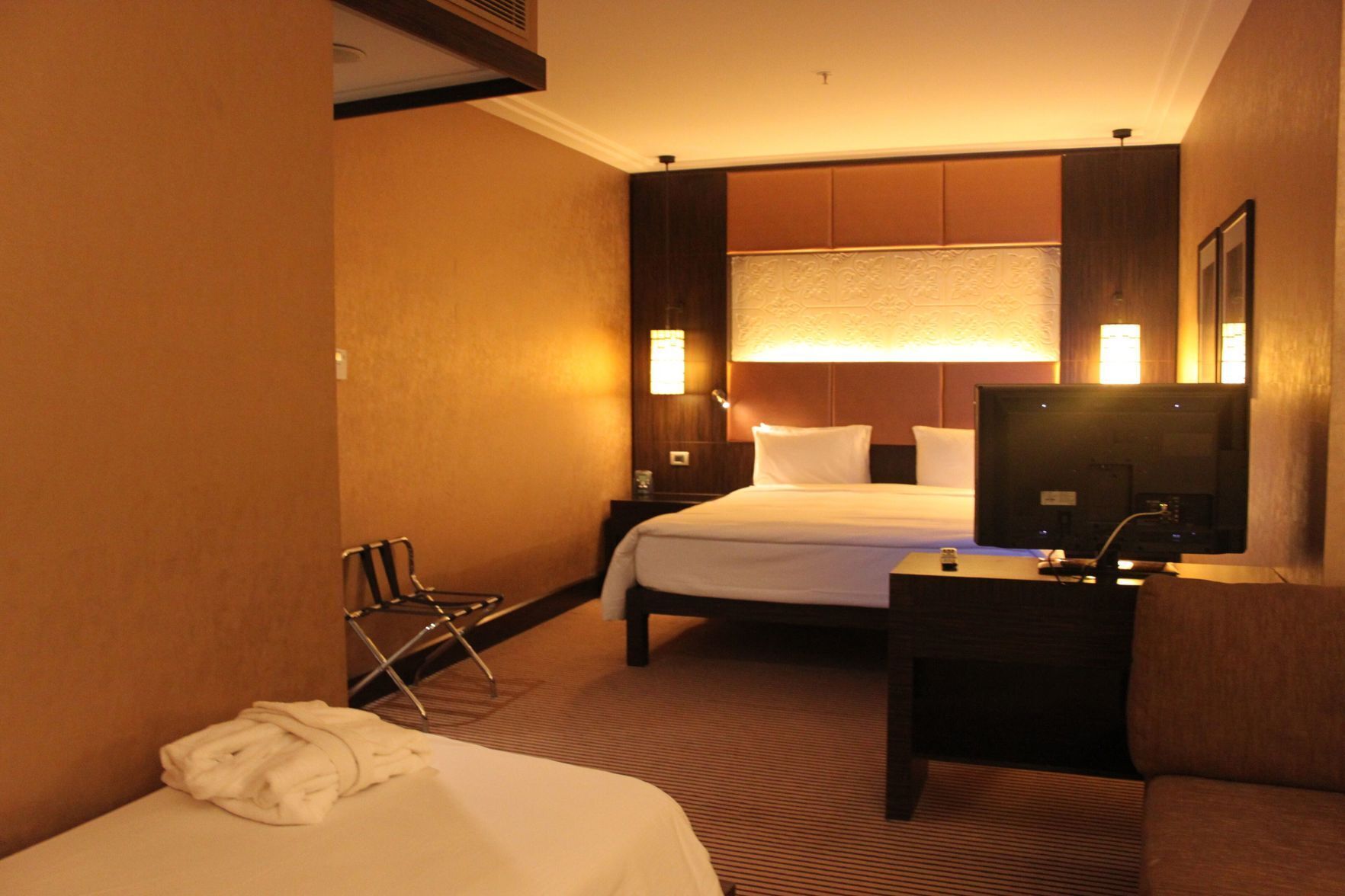 Hypo-allergenic bedding, down comforters, Select Comfort beds, minibar