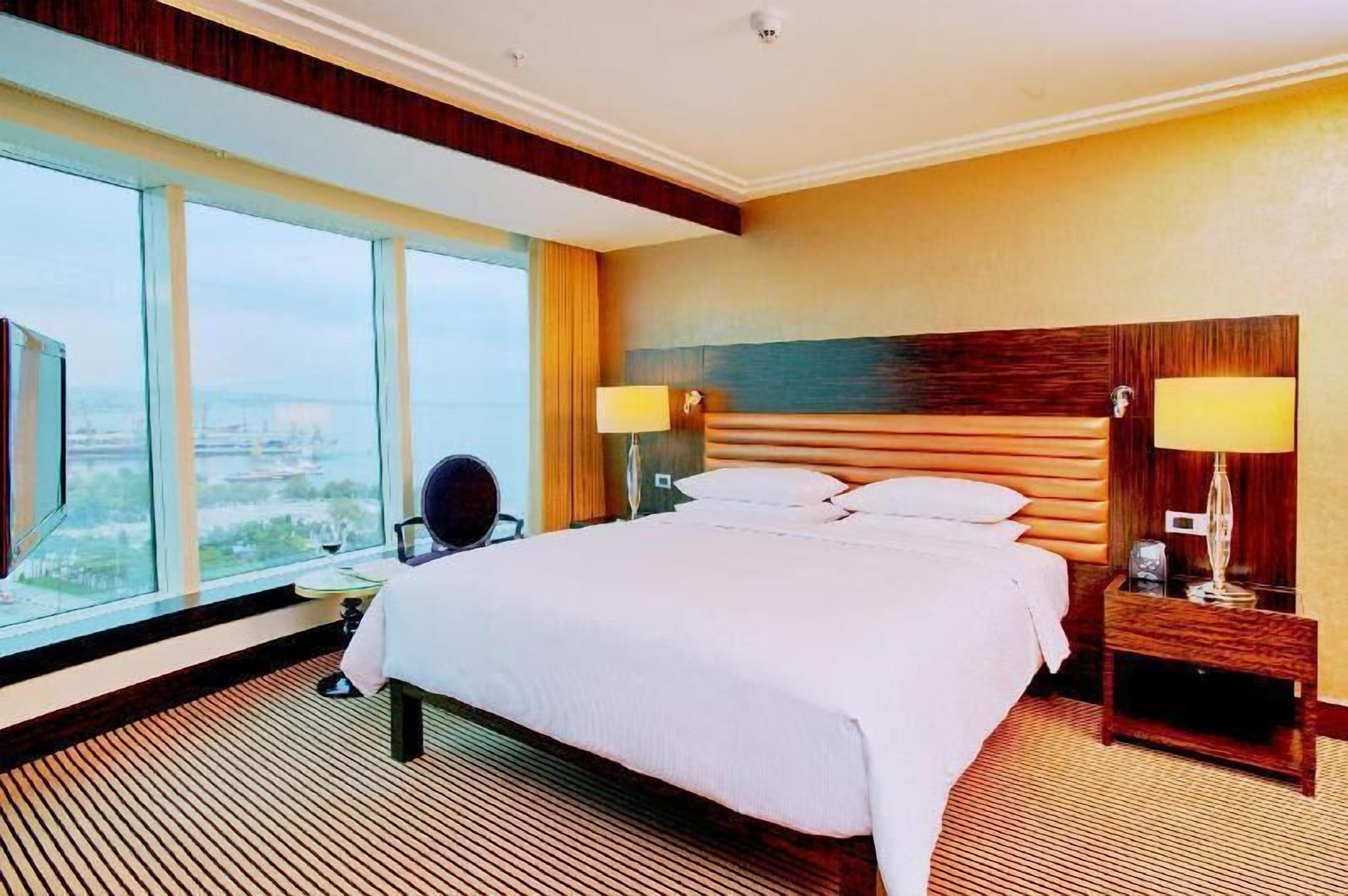 Hypo-allergenic bedding, down comforters, Select Comfort beds, minibar