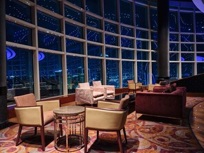 2 bars/lounges - Hilton Baku (Baku)