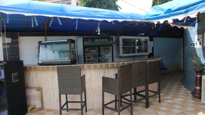 Bar (on property) - Krisview Hotel (Accra)