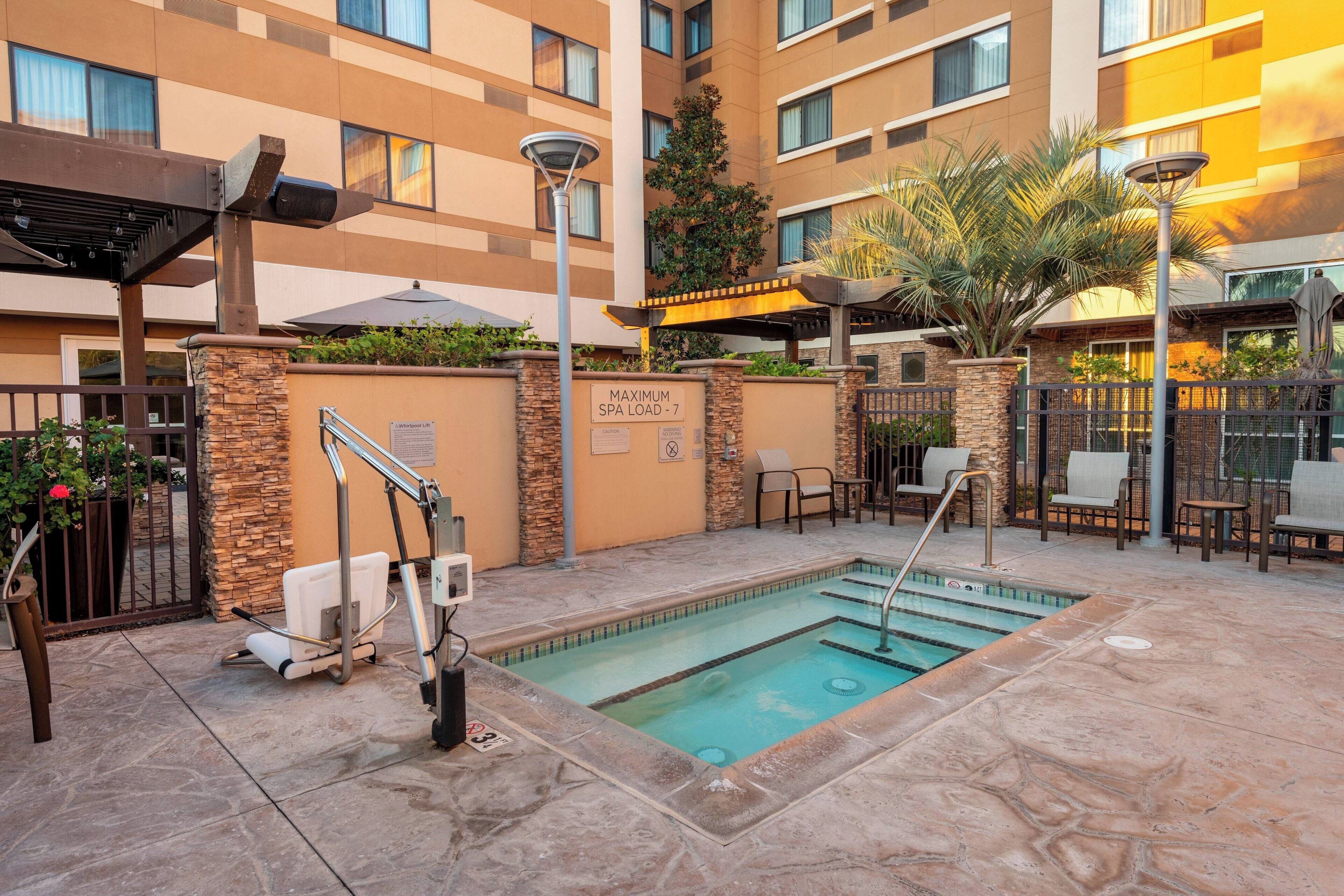Photo - Courtyard by Marriott San Diego Oceanside