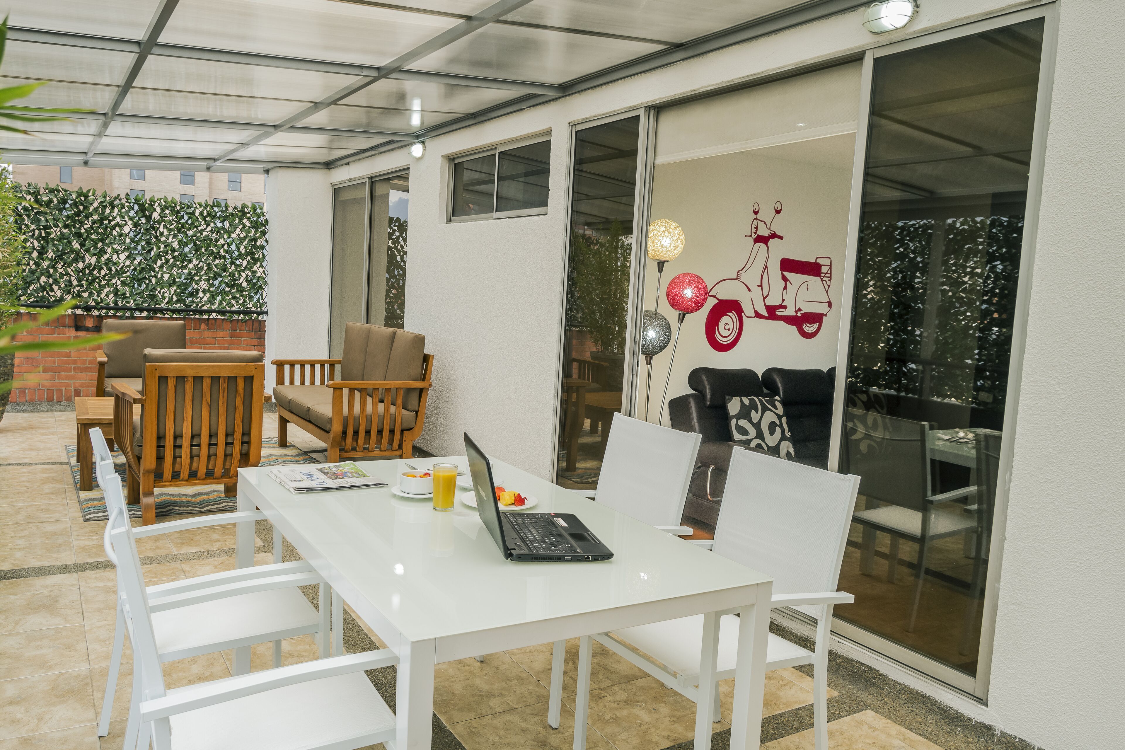 junior room | terrace/patio