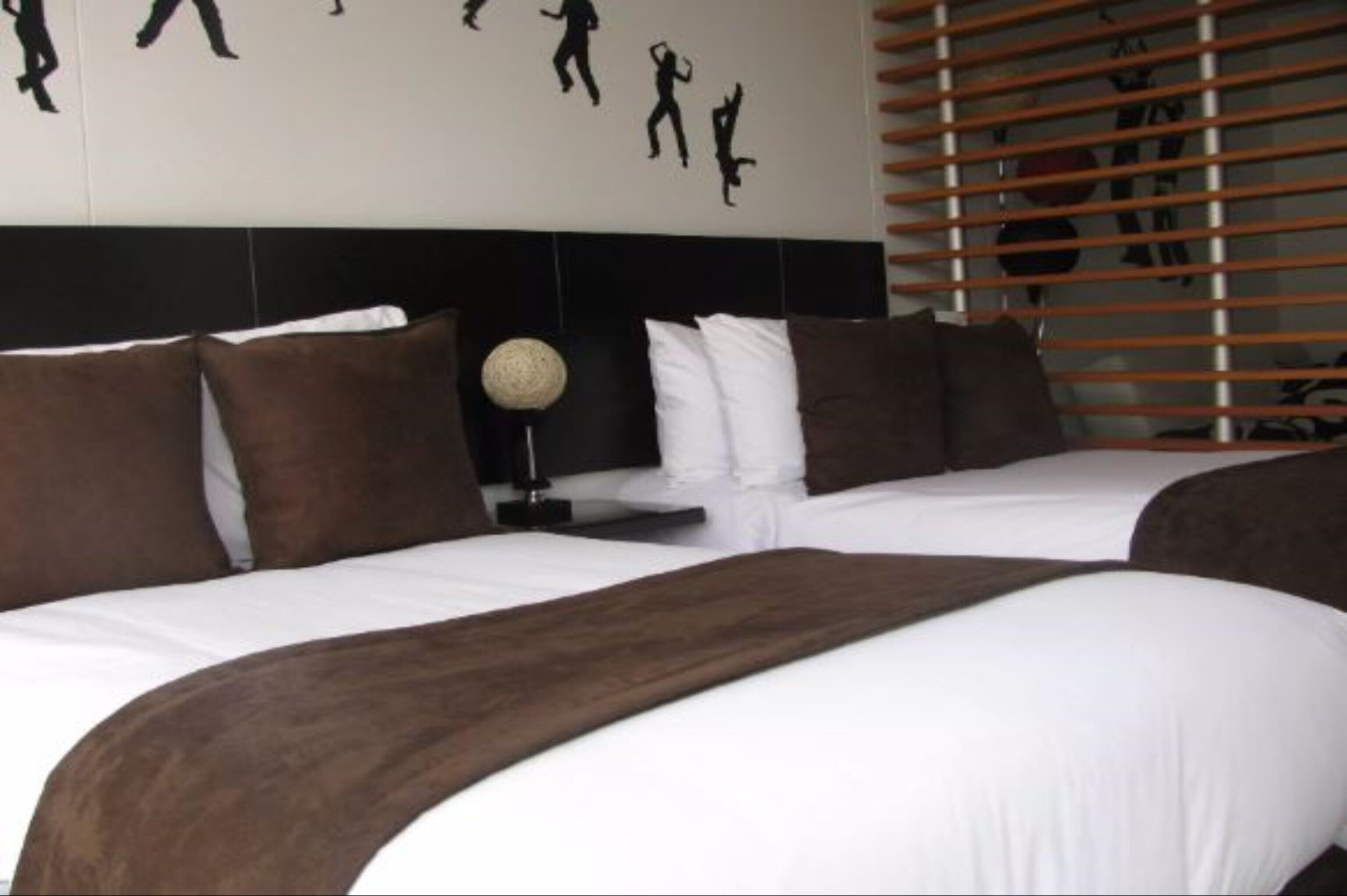 standard double room | 1 bedroom, down duvets, in-room safe, desk