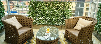 Hotel Regency Suites La Feria