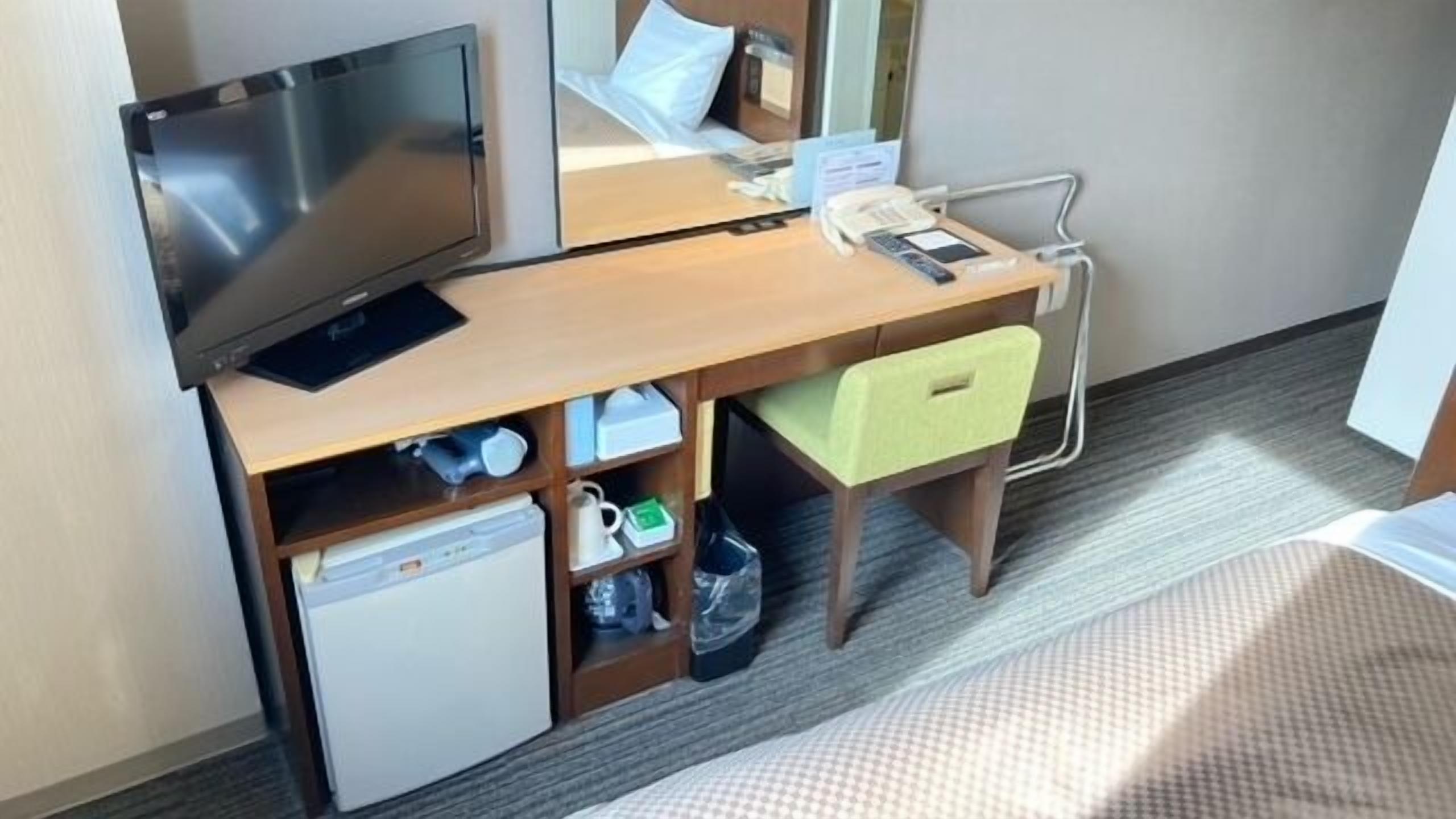 Down comforters, desk, laptop workspace, iron/ironing board (on request)