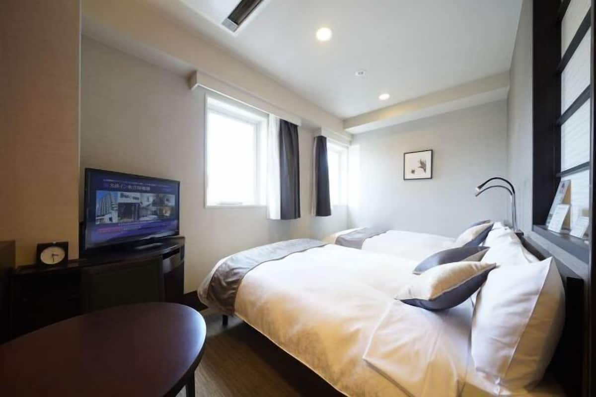 Desk, laptop workspace, blackout drapes, free WiFi