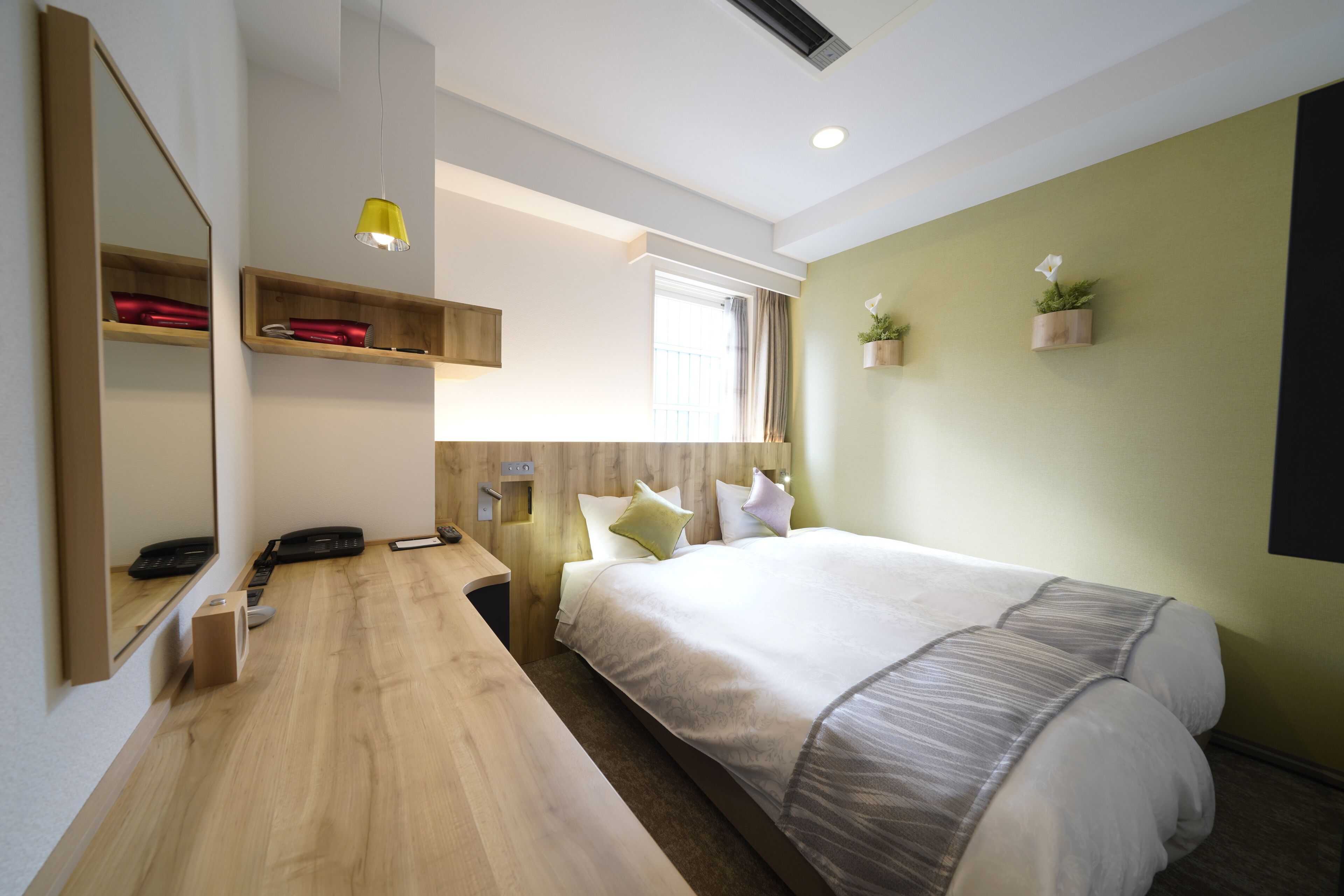 compact twin room, non smoking, for single use | desk, laptop workspace, blackout curtains, free wifi