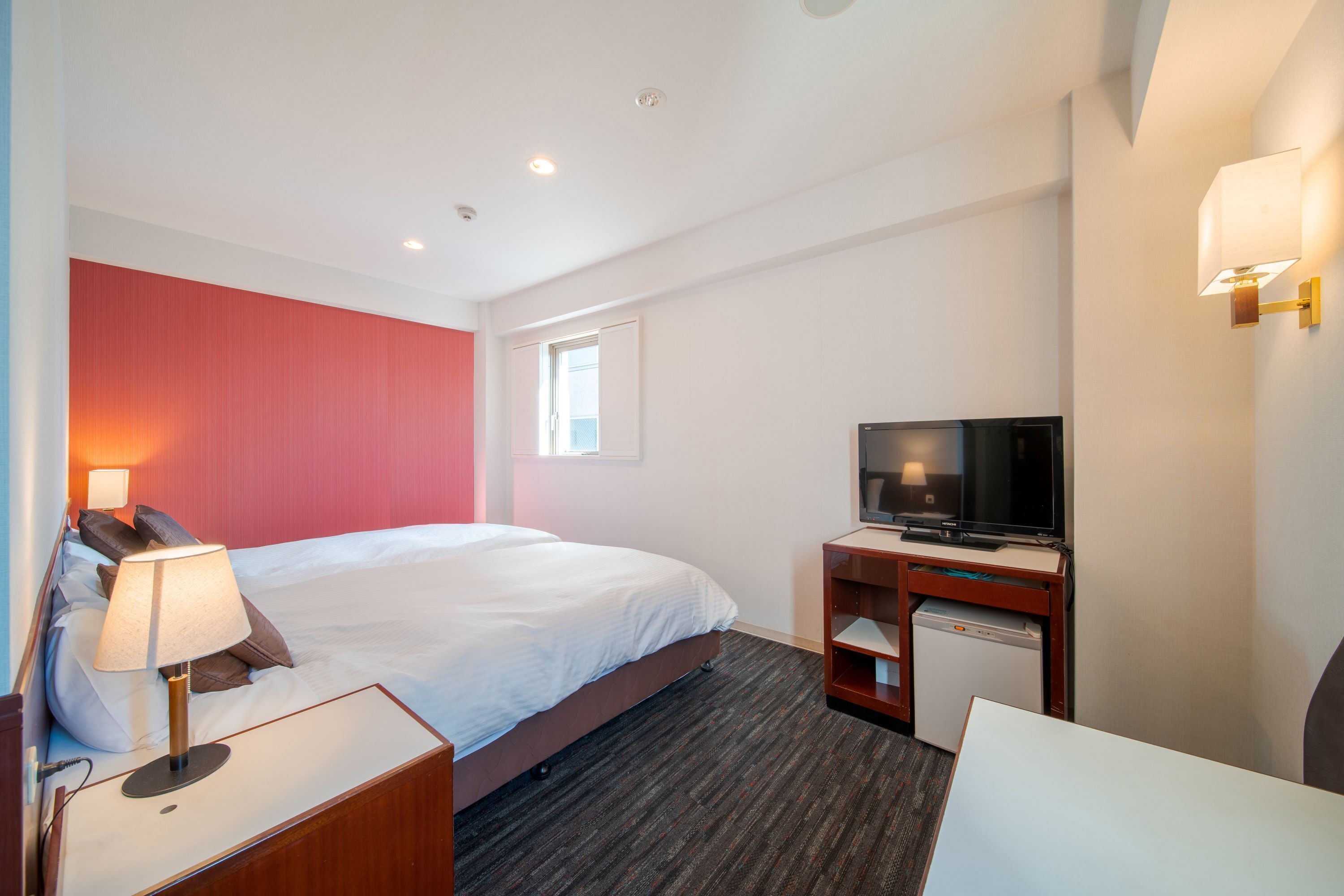 Desk, laptop workspace, iron/ironing board, free WiFi