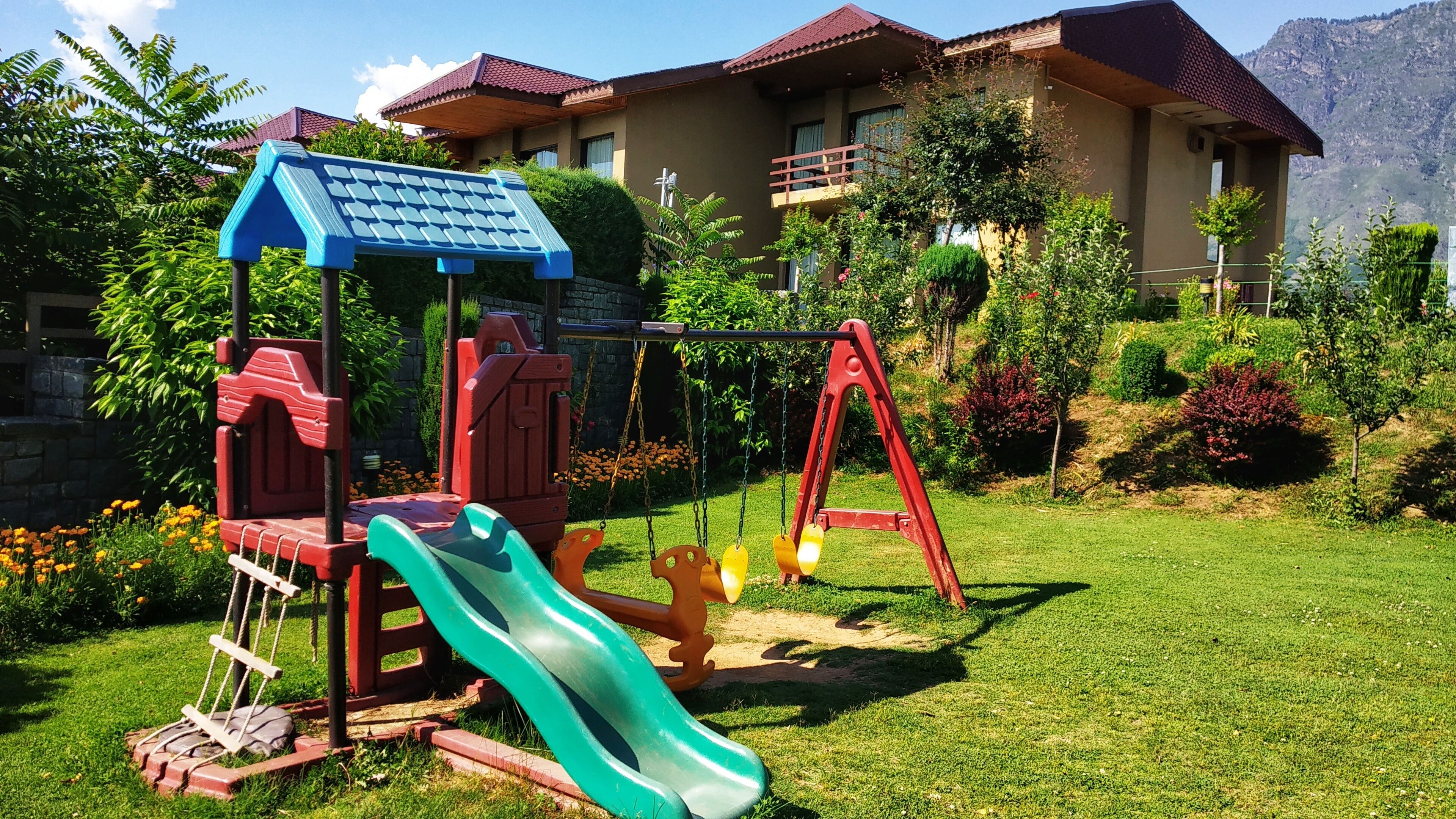 children’s play area – outdoor