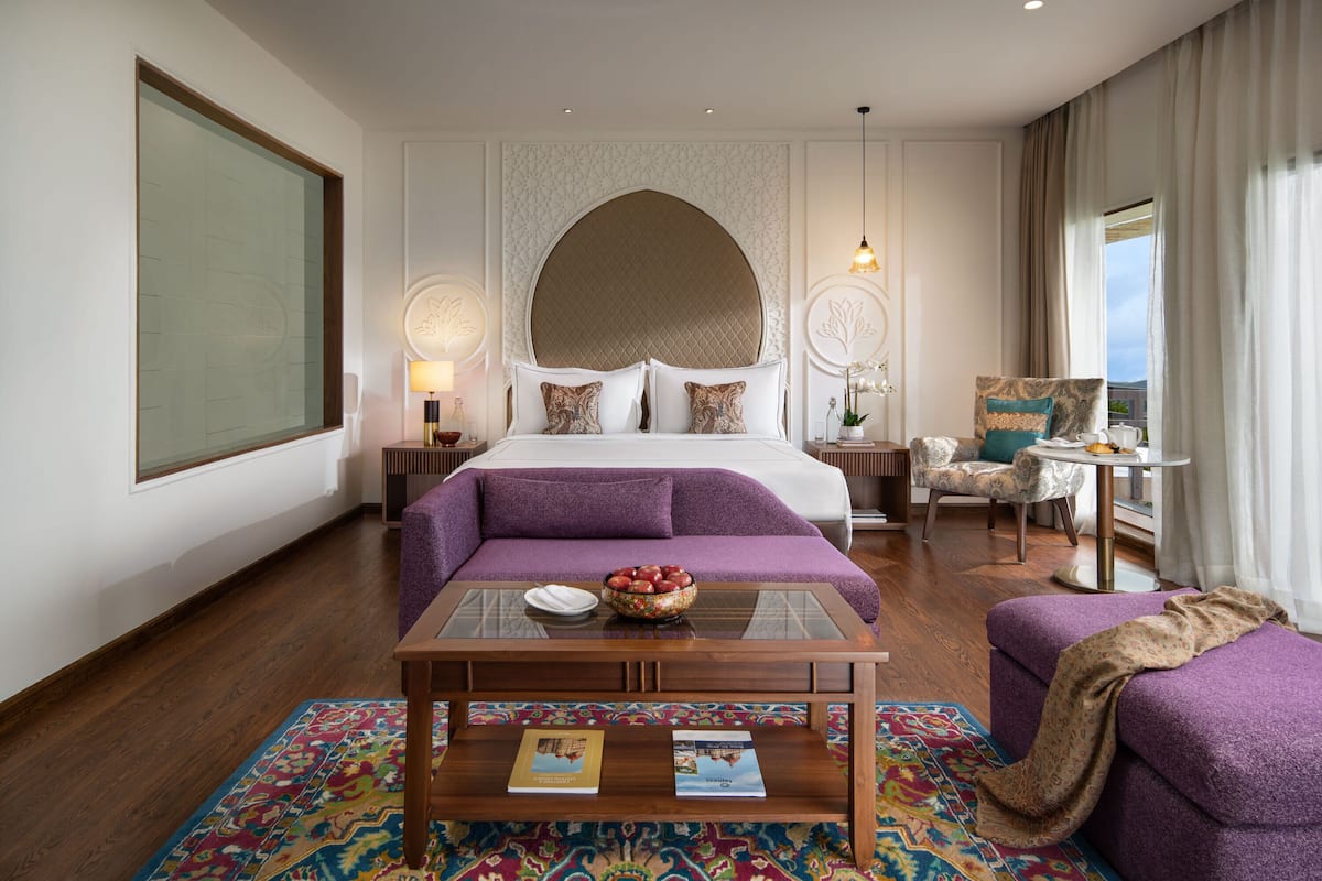 Room, 1 King Bed (Grand Luxury) | 1 bedroom, premium bedding, minibar, in-room safe