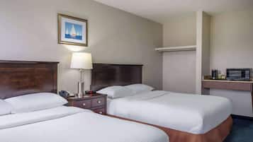 خزنة داخل الغرفة وستائر تعتيم ومكواة/لوح كي وواي فاي مجانًا