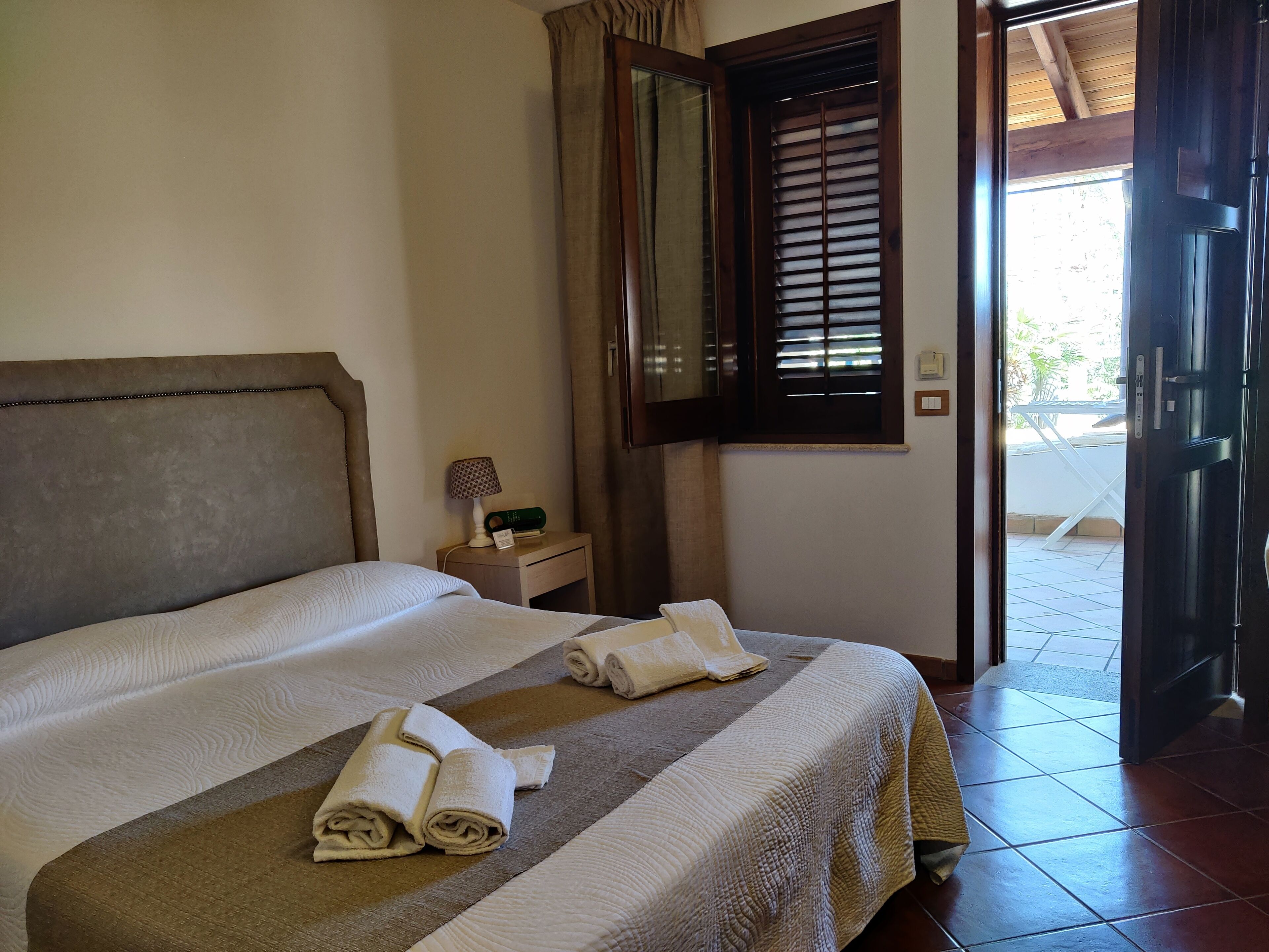 Deluxe Room | Frette Italian sheets, premium bedding, down comforters