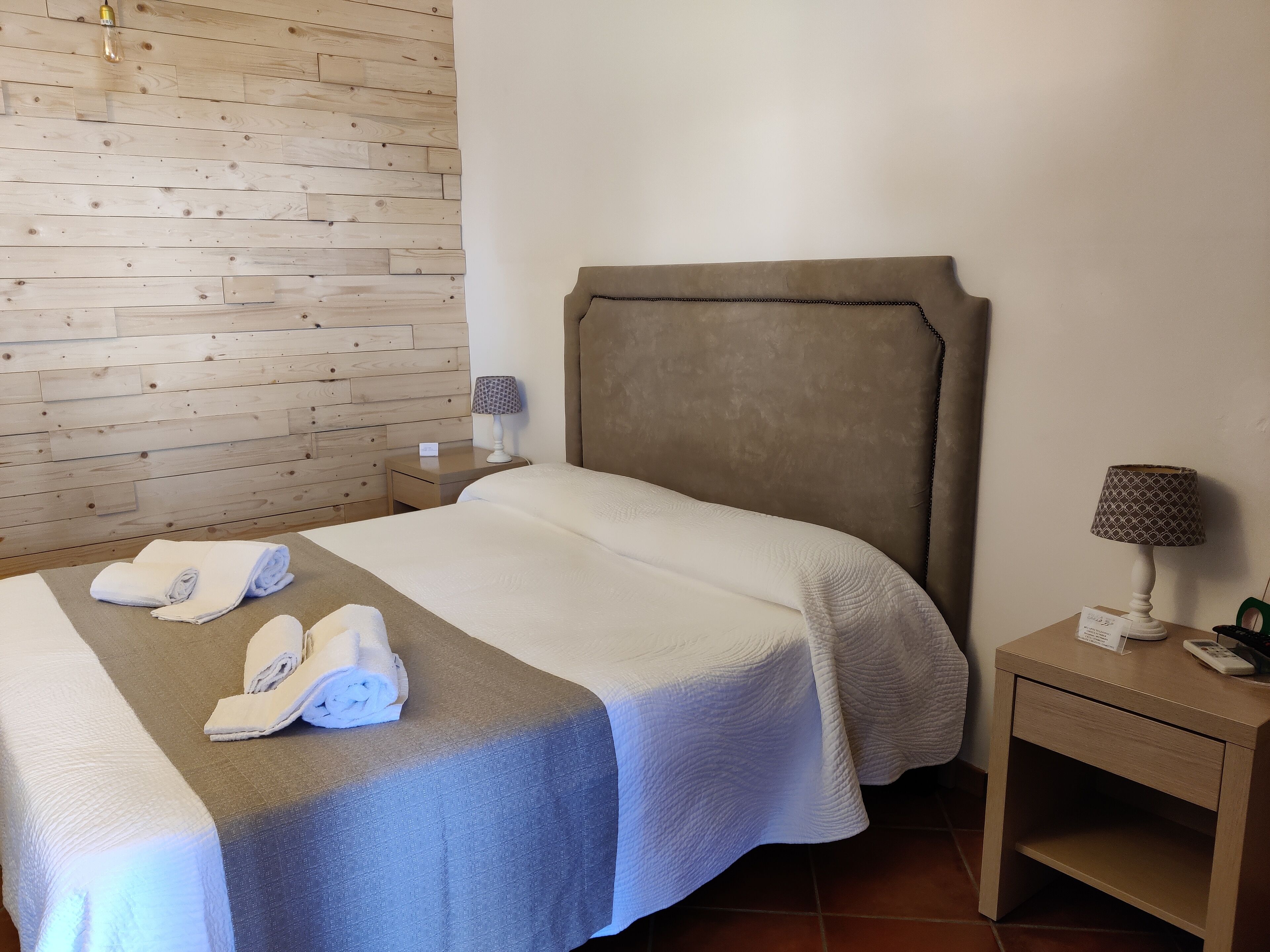 deluxe room | 1 bedroom, frette italian sheets, premium bedding, down duvets