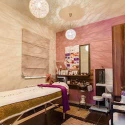 Sauna, tab panas, rawatan badan, lulur badan, rawatan muka