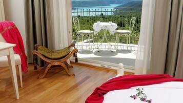 Superior Double Room, Balcony, Sea View | Balcony